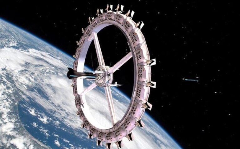 Первый космический отель откроется в 2027 году. В нем смогут разместиться 400 человек