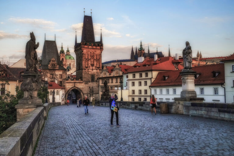 Чехия открывает границы для туристов из семи стран