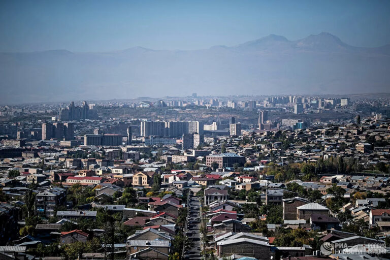 Армения отменила ограничения на въезд привитым от коронавируса