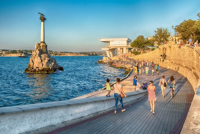 Приложение для помощи туристам запустят в Севастополе