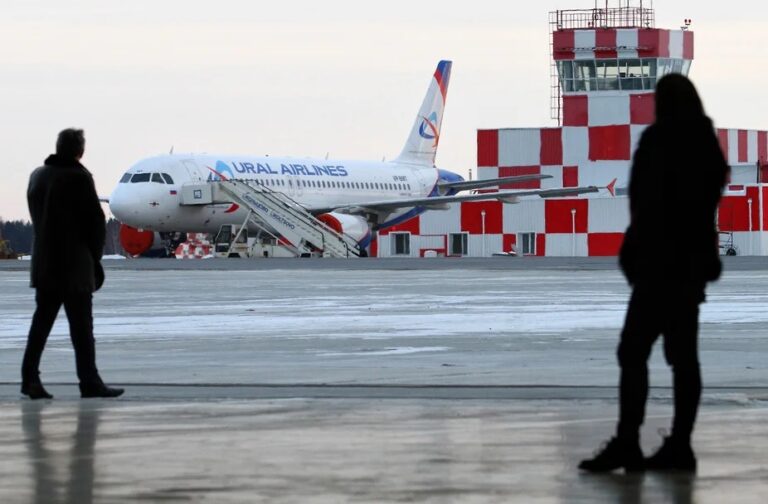 У российских авиакомпаний выросло число задержек авиарейсов