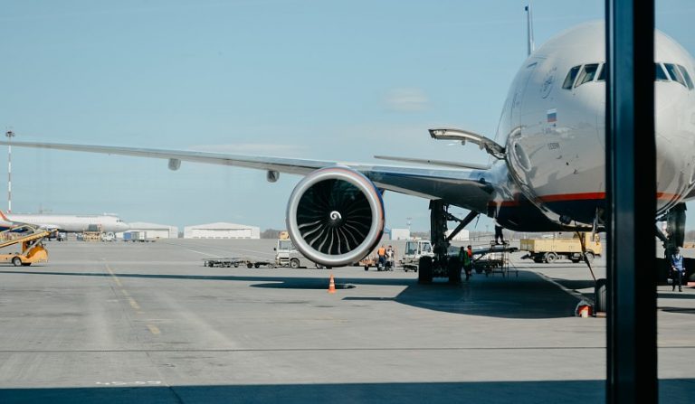 Бермуды запретили техническое обслуживание 635 самолетов в России