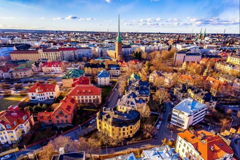Финляндия приняла решение ограничить количество виз для российских туристов