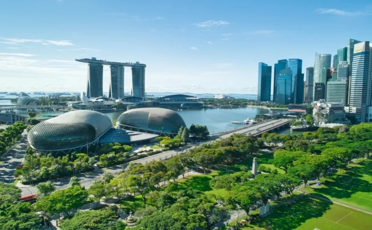 Сингапур вернулся к доковидным правилам въезда туристов