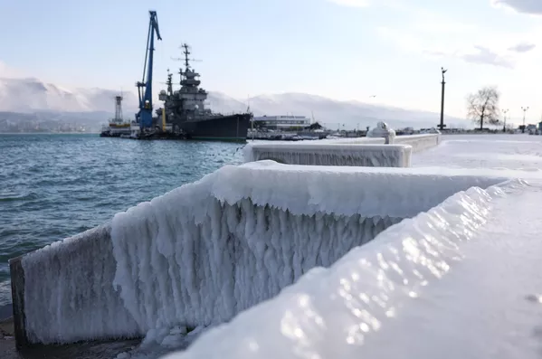 Ледяное царство: как Новороссийск пережил шторм