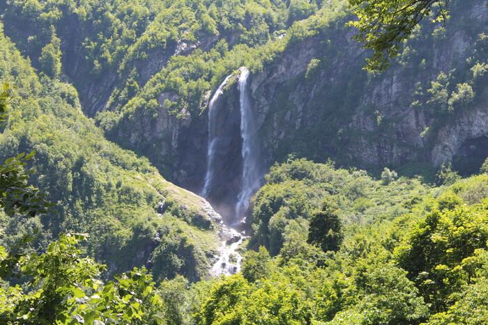 В Сочи для туристов открыли самый высокий водопад курорта