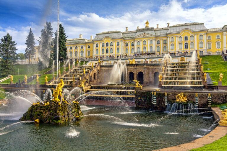 Сезон фонтанов в Петербурге откроют 22 апреля