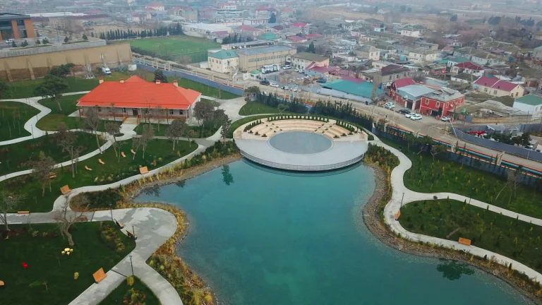 Баку предлагает своим жителям и гостям прогулки по 10 атмосферным паркам