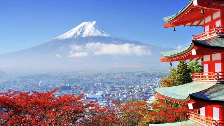 В Японии введут ограничения на посещение горы Фудзи